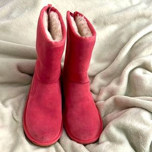 UGG LIL Sunshine II Boots. Suede Pink. Size 13. Worn 3-4 times. Comes with Box.